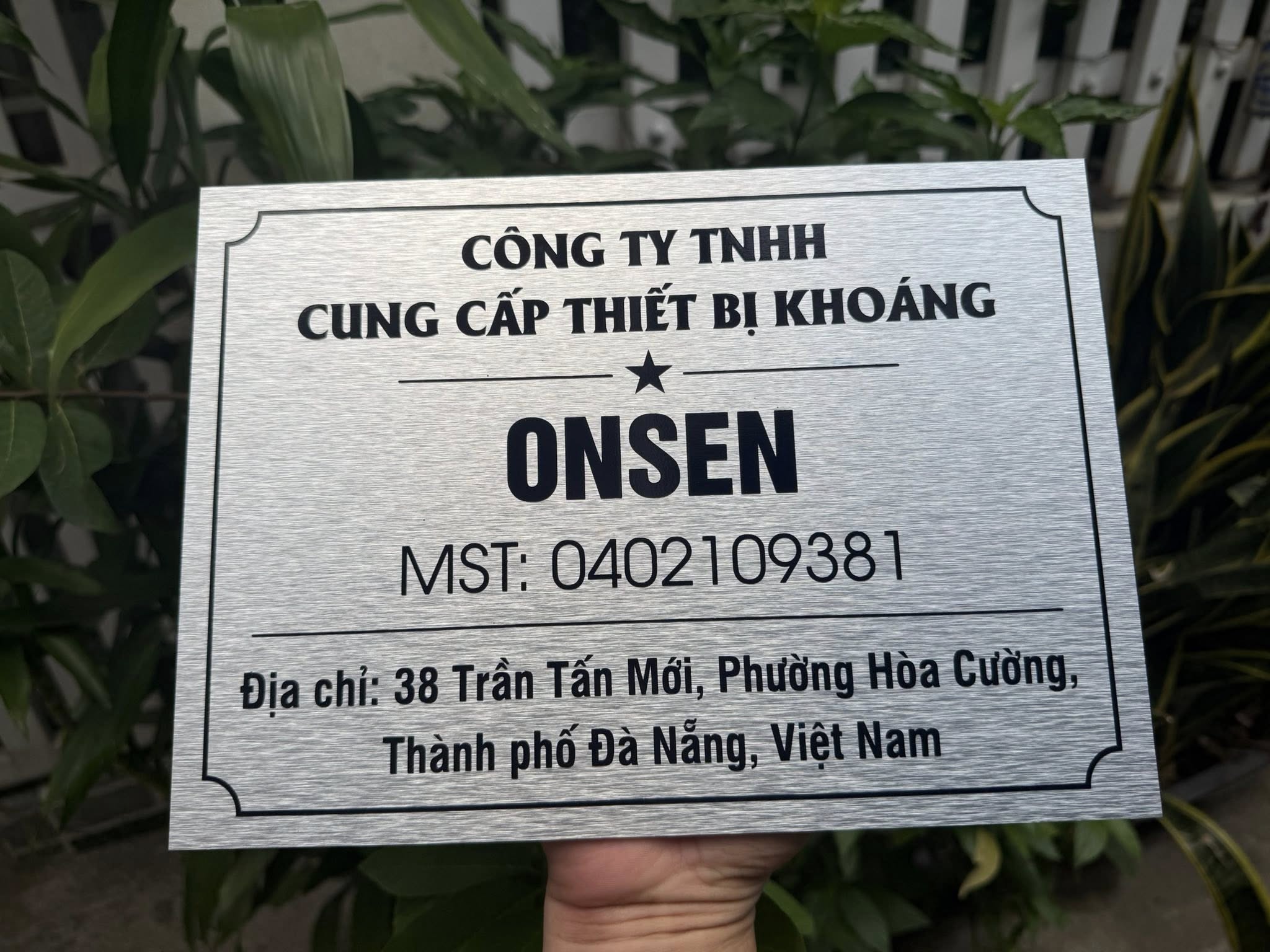 Bảng tên công ty inox xước